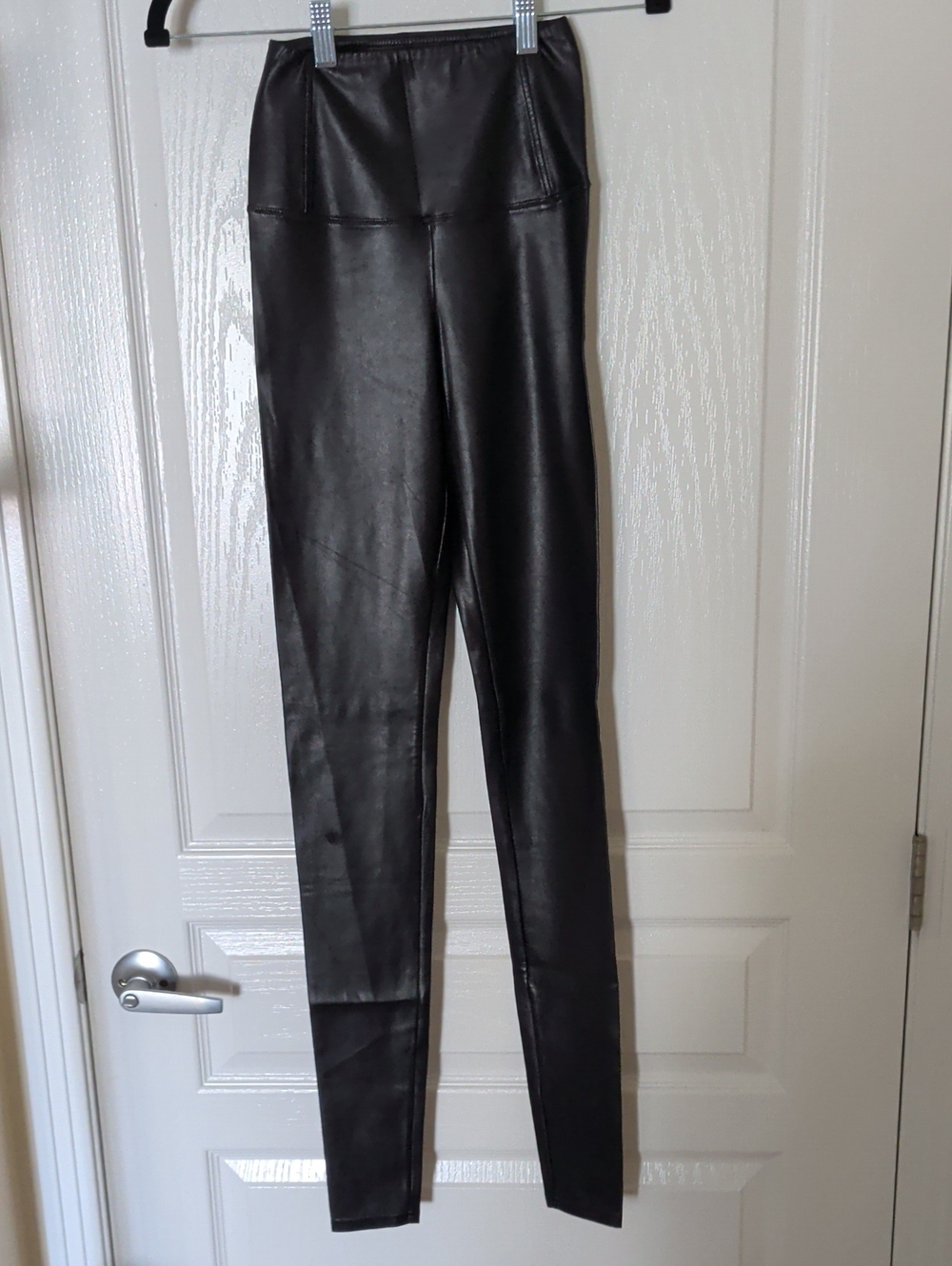 Black Faux Leather Leggings - Classic High-Waist Wilfred Free Xs